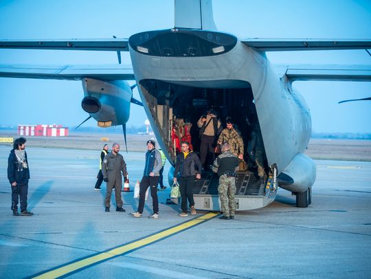 Trwają uderzenia na Iran; Trump odrzuca rozmowy; Izrael atakuje Hezbollah w Libanie