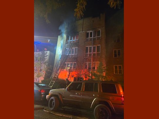 Trzy osoby zginęły w pożarze na północy Chicago, ludzie wyskakiwali z okien