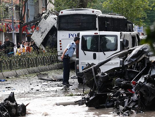 Turcja. 11 zabitych w zamachu bombowym w Stambule. Cztery osoby zatrzymane (ZDJĘCIA)