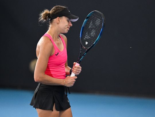 Turniej WTA w Abu Zabi - Linette przegrała z Brazylijką Maią