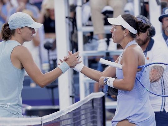 Turniej WTA w Cincinnati - Świątek przegrała z Pegulą w półfinale