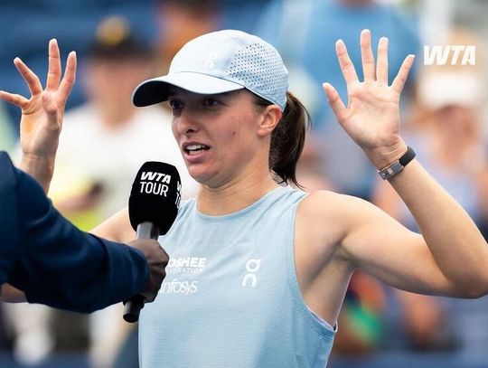 Turniej WTA w Cincinnati - Świątek w półfinale po kreczu Rybakiny