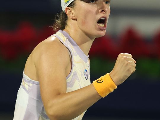 Turniej WTA w Dubaju - pewny awans Świątek do 1/8 finału