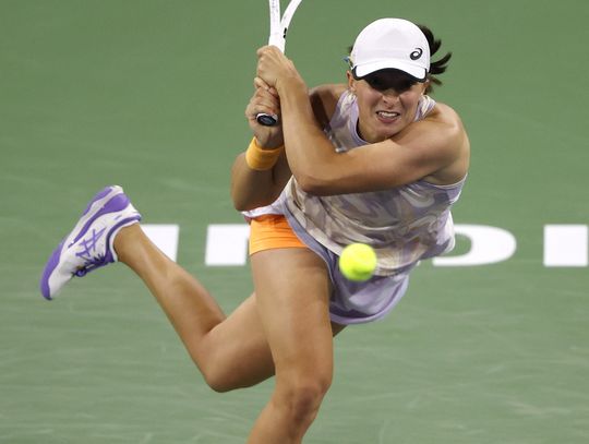 Turniej WTA w Indian Wells - Iga Świątek w ćwierćfinale. Raducanu bez szans