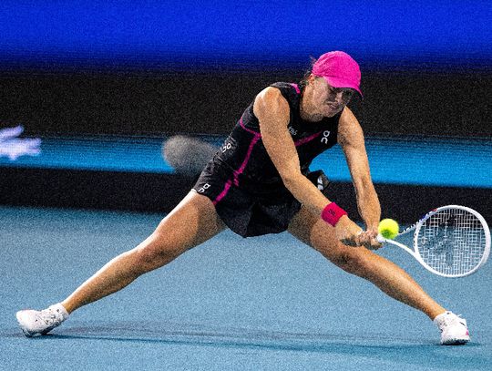 Turniej WTA w Miami - Świątek w 1/8 finału po trzech setach z Noskovą