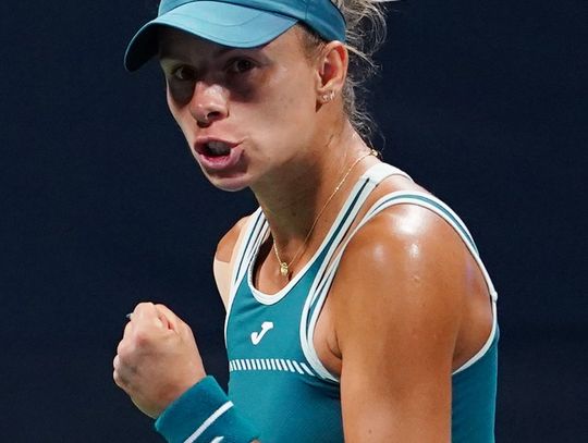 Turniej WTA w Pekinie - Linette pokonała Azarenkę i awansowała do drugiej rundy