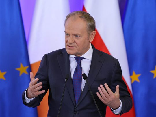 Tusk pyta Nawrockiego i Kaczyńskiego w kontekście postawy premiera Węgier wobec Putina: w tym też popieracie Orbana?
