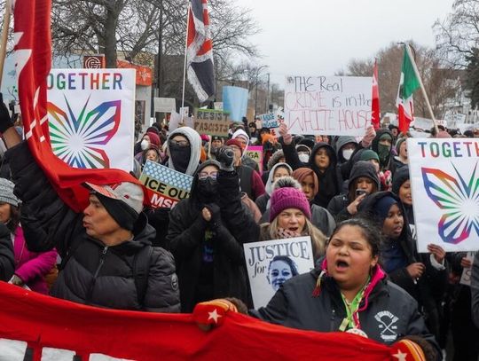 Tysiące osób protestowały w Minneapolis przeciwko brutalności służb imigracyjnych