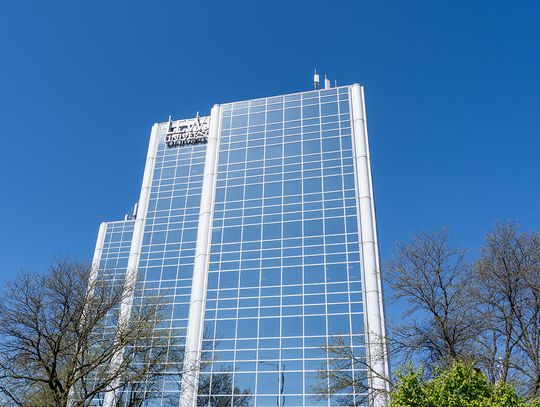 Uczelnia w Oak Brook przechodzi na zajęcia zdalne z powodu ICE