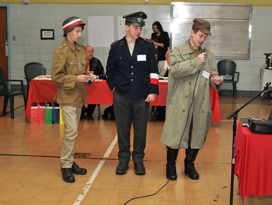 Uczniowie polonijnych szkół sprawdzali znajomość polskich dróg do wolności