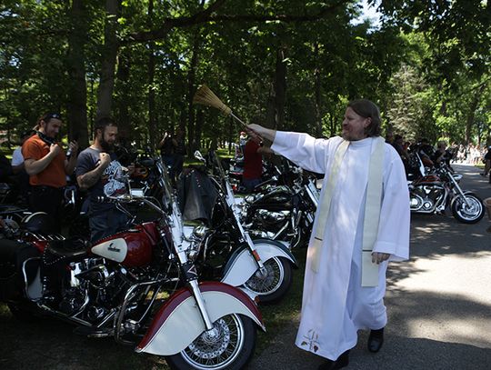 Udało się! 500 polonijnych motocyklistów otworzyło sezon w  Sanktuarium Matki Bożej Częstochowskiej