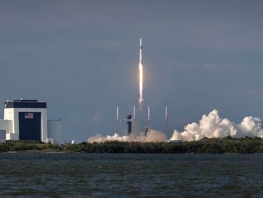 Udany lot testowy udoskonalonej wersji rakiety Starship firmy SpaceX Udany lot testowy udoskonalonej wersji rakiety Starship firmy SpaceX