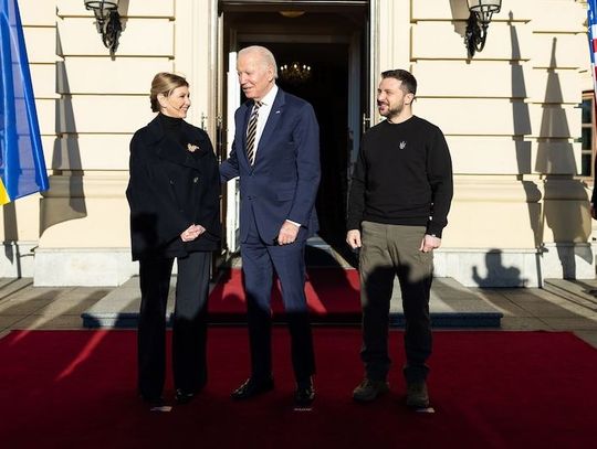 Ukraina. Kijowianie doceniają wizytę prezydenta Bidena w tak ważnym dniu i czasie