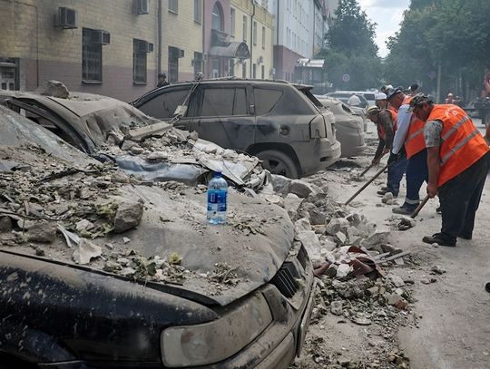 Ukraina. Przymusowa ewakuacja 6 tys. mieszkańców z bombardowanego przez Rosję rejonu Sum