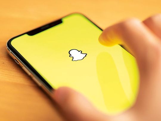 Umawia się z kobietami na Snapchacie, okrada i atakuje seksualnie