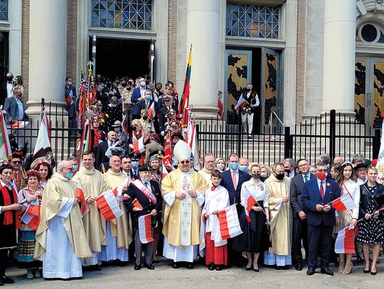 Uroczysta msza w kościele Trójcy Świętej