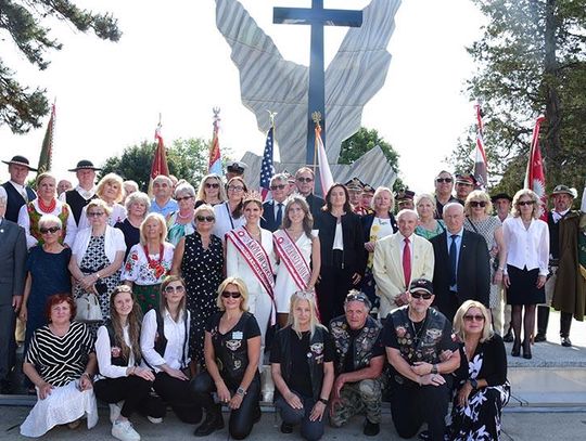 Uroczystości polonijne w intencji ofiar hitlerowskiej i sowieckiej napaści na Polskę  tytuł