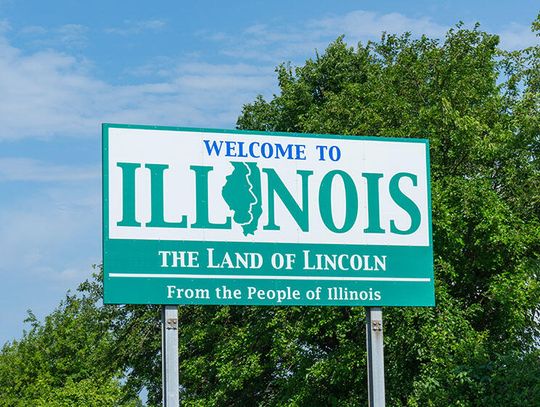 Ustawodawcy uchwalili budżet Illinois z nowymi podatkami i cięciami w opiece zdrowotnej dla imigrantów