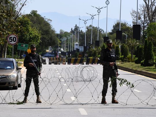 Vance przestrzegł Irańczyków przed „pogrywaniem” podczas negocjacji w Pakistanie Vance przestrzegł Irańczyków przed „pogrywaniem” podczas negocjacji w Pakistanie