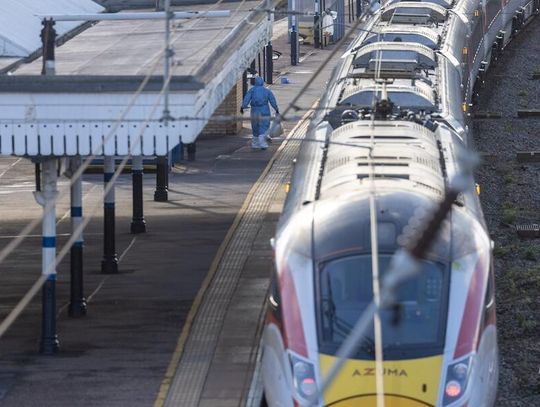 W. Brytania. Policja: dwóch brytyjskich obywateli zatrzymanych w związku z atakiem w pociągu