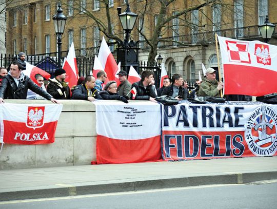 W. Brytania: protest Polaków przed Downing Street przeciwko dyskryminacji