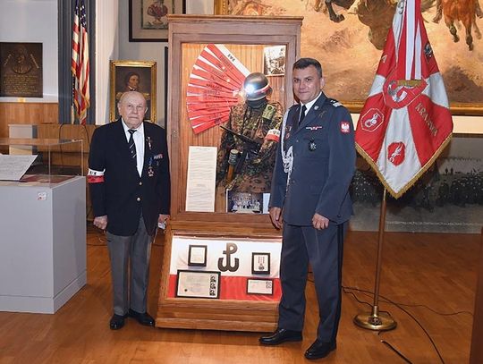 W Muzeum Polskim w Ameryce wręczono awanse wojskowe