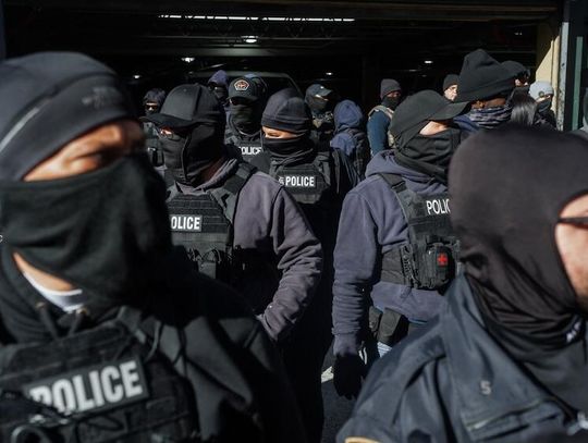 W Nowym Jorku protest przeciwko nalotom na migrantów, doszło do starć z policją