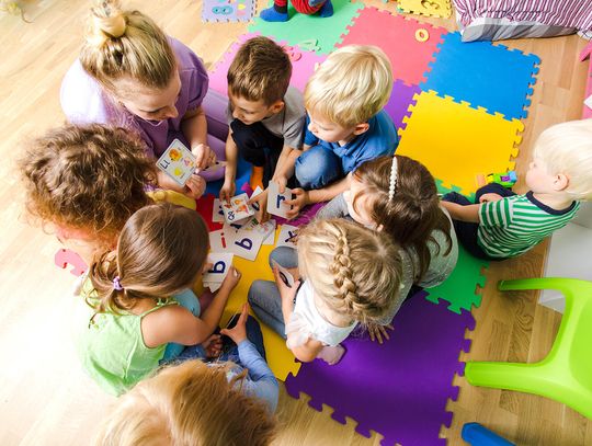 W organizmach przedszkolaków wykryto dziesiątki szkodliwych chemikaliów