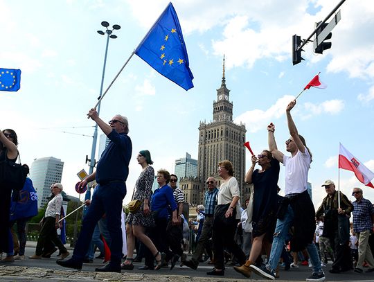 W Warszawie "Marsz Wolności" PO; opozycja wzywała do jedności (ZDJĘCIA)