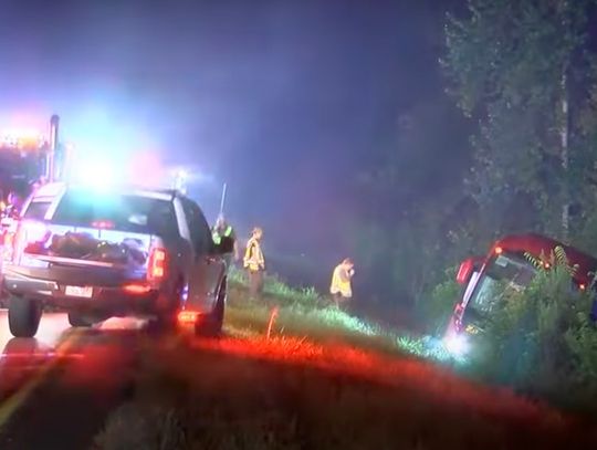 W wypadku autobusu zginęło siedem osób, w tym sześciolatek i 16-latka (WIDEO)