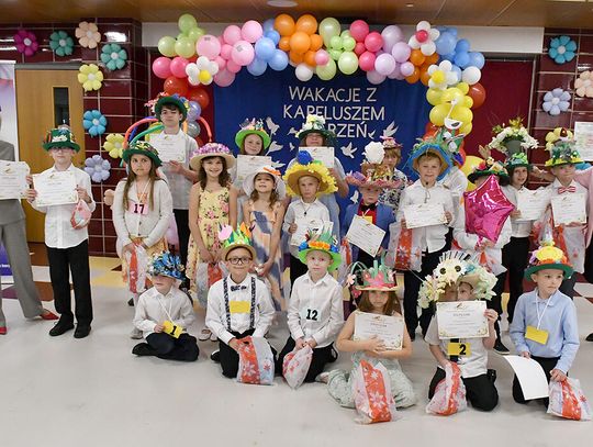 Wakacje z kapeluszem marzeń – finał roku szkolnego w Szkole Miłosza