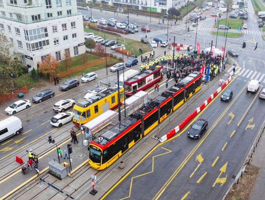 Warszawa. Tramwaje jeżdżą już na Wilanów (WIDEO)