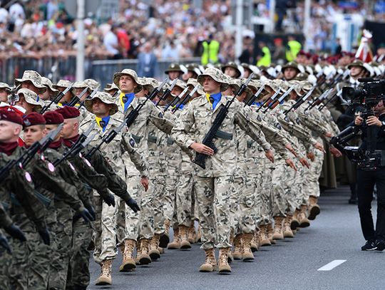 Warszawa. Wielką Defiladę Niepodległości z okazji święta Wojska Polskiego (ZDJĘCIA)