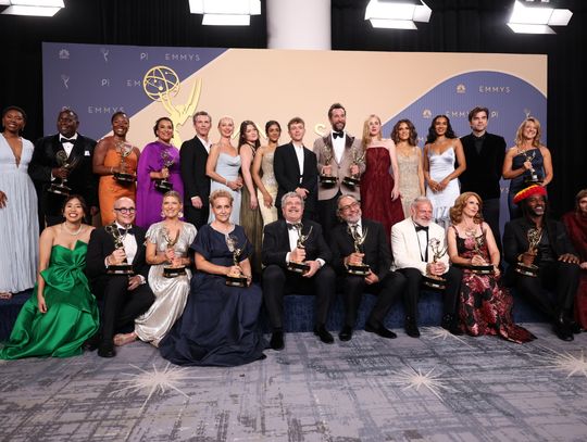„Wdowia zatoka” (Widow's Bay), „The Pitt” oraz „Chętni na seks” (DTF St. Louis) triumfatorami rozdania nagród Emmy