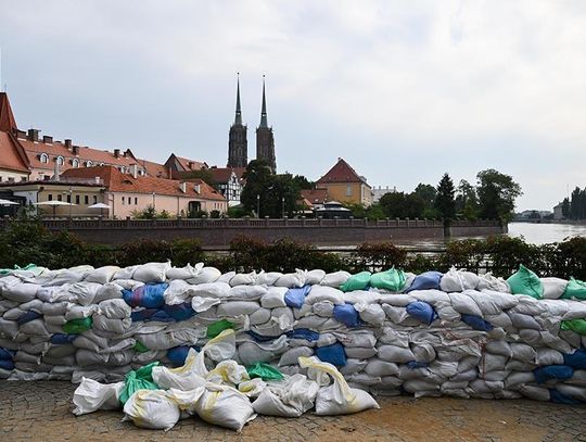 We Wrocławiu woda ma zejść poniżej stanu alarmowego; w środę Sejm zaczyna posiedzenie dot. powodzi