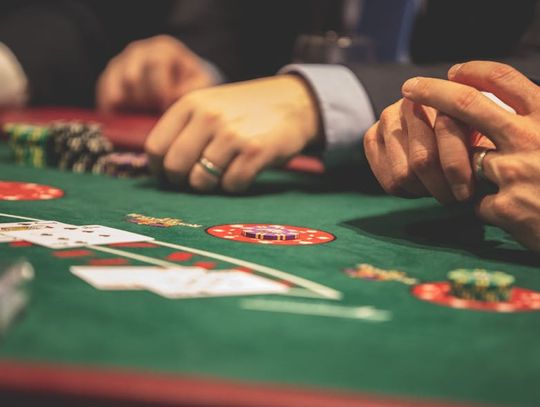Wewnętrzne rundy bonusowe w slotach z oferty zaufanych stron, takich jak Spin Bara casino