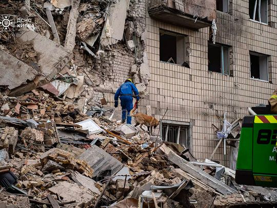(WIDEO) Prokuratura: potwierdzono śmierć 13 osób w wyniku zmasowanego ataku rosyjskiego w Kijowie