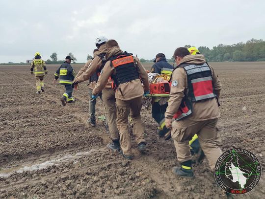 Wielkopolskie. Zaginiony 70-latek spędził poza domem kilkadziesiąt godzin; zdaniem policji życie uratował mu jego kundelek