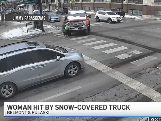 Wjechał w pieszą na przejściu przy Belmont i Pulaski, kierowca miał przysłoniętą śniegiem szybę