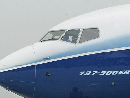 Władze zaleciły kontrolę drzwi awaryjnych w samolotach Boeing 737-900ER