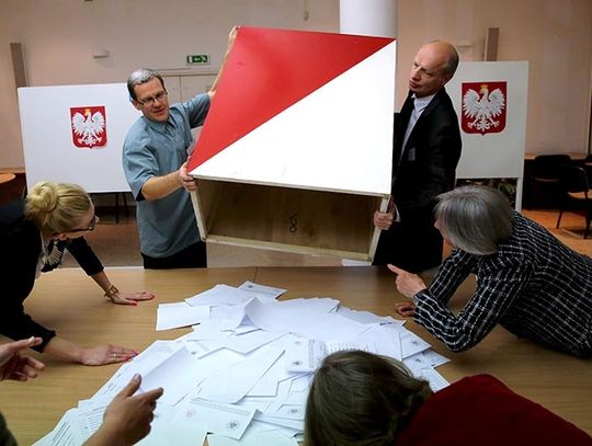 Wybory 2023. Wybory i referendum – kim są mężowie zaufania?