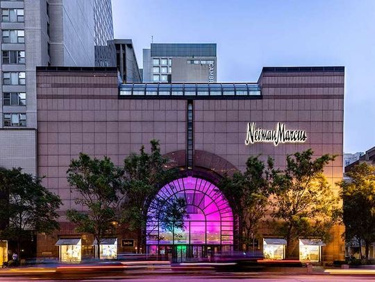 Wynieśli towar z Neiman Marcus na Michigan Avenue (WIDEO)