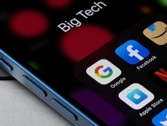 Wyniki gigantów Big Tech pobiły oczekiwania, lecz wzbudziły niepokoje o skalę wydatków na AI