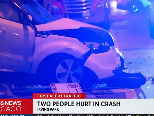 Wypadek na Irving Park Road: dwie osoby ranne,  jeden kierowca uciekł