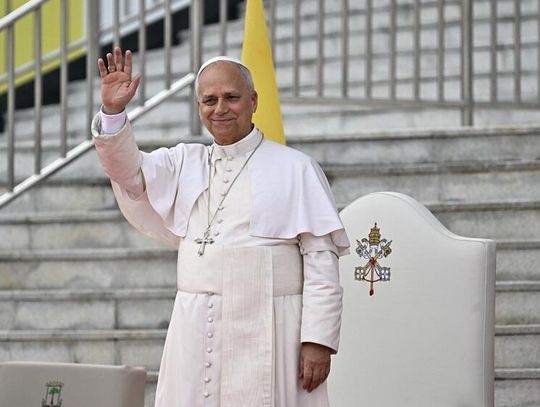 Wysokie poparcie Amerykanów dla papieża Leona pomimo politycznych ataków