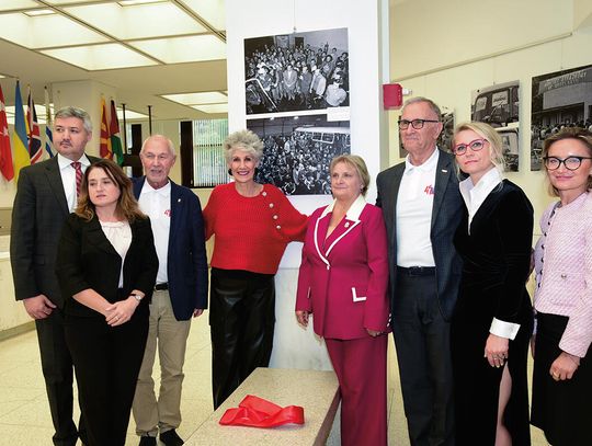 Z Dolnego Śląska do Chicago: wystawa fotograficzna „Różne twarze Solidarności”