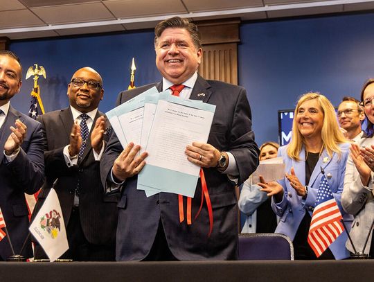 Z liceum prosto na uniwersytet stanowy w Illinois – bez aplikacji