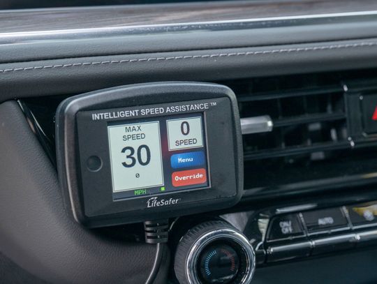 Zamiast utraty prawa jazdy – ogranicznik prędkości? Nowy projekt w Illinois