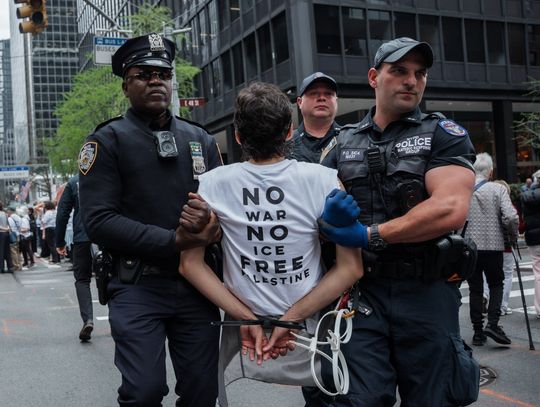 Zatrzymania w Nowym Jorku na demonstracji przeciwników sprzedaży przez USA broni Izraelowi