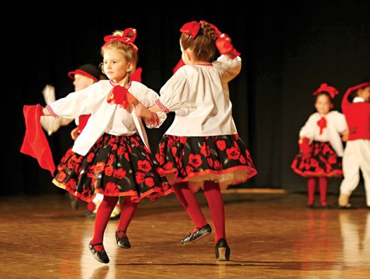 Zawirowali, zatańczyli, oczarowali. Doroczny koncert zespołów ZNP